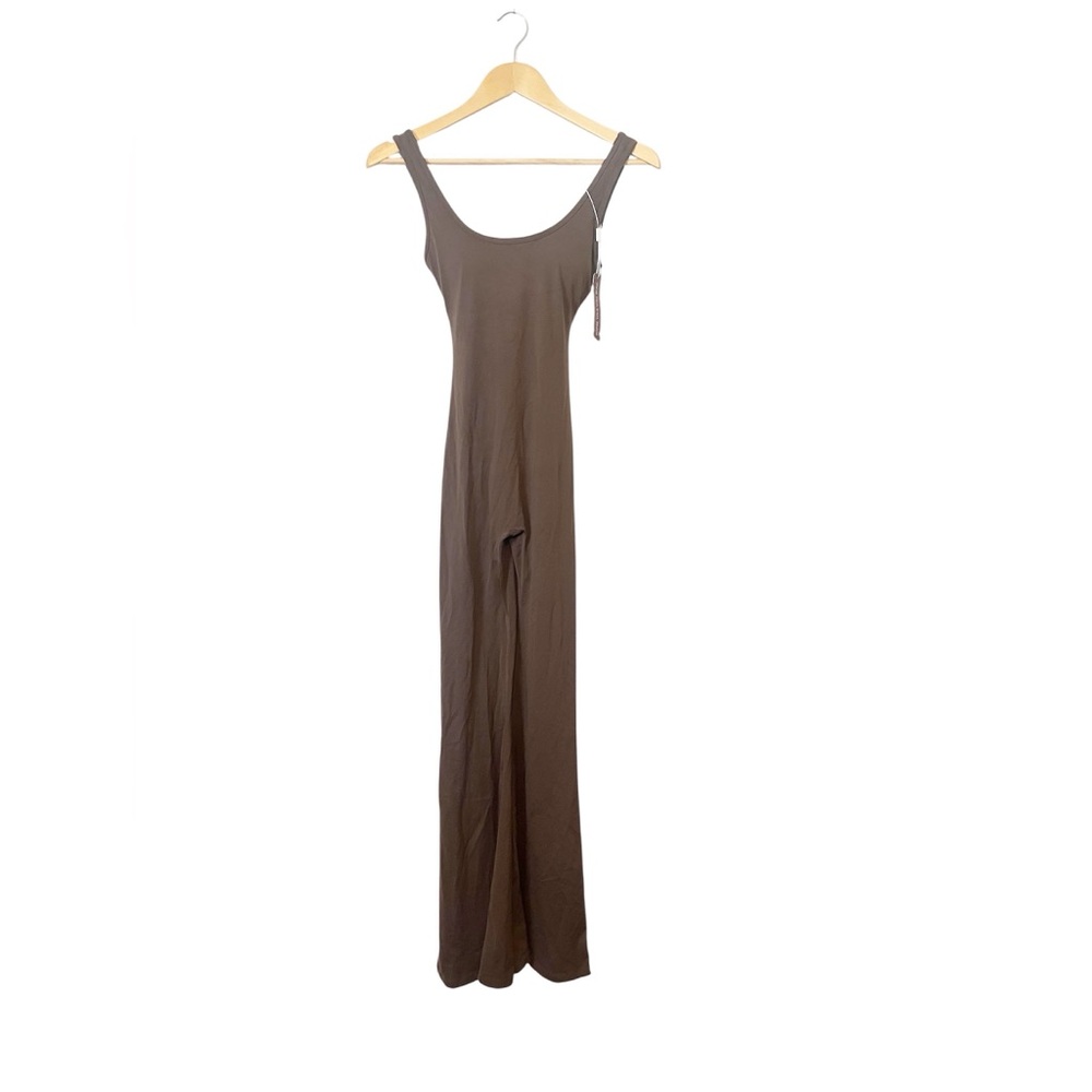 VertVie Brown Back Cutout Scrunch Butt Flare‎ Leg Sleeveless Jumpsuit Size Small